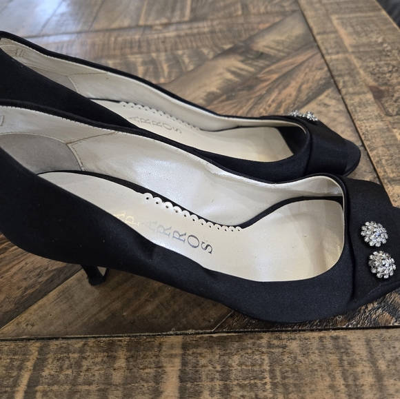 Shoes - Picture 4 of 5